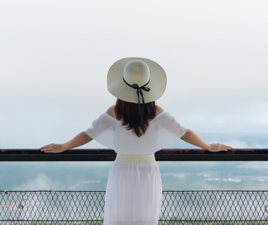 Urban Green Retreats: Creating Oasis Balconies in Your Condo